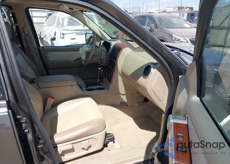 2008 Ford Explorer Eddie Bauer из США, поврежденный, VIN 1FMEU64E68UA69262